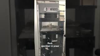 Rock specimen in press 🧗🏻‍♀️    #rock #in #controls #press #hydraulic #buildinglab #construction