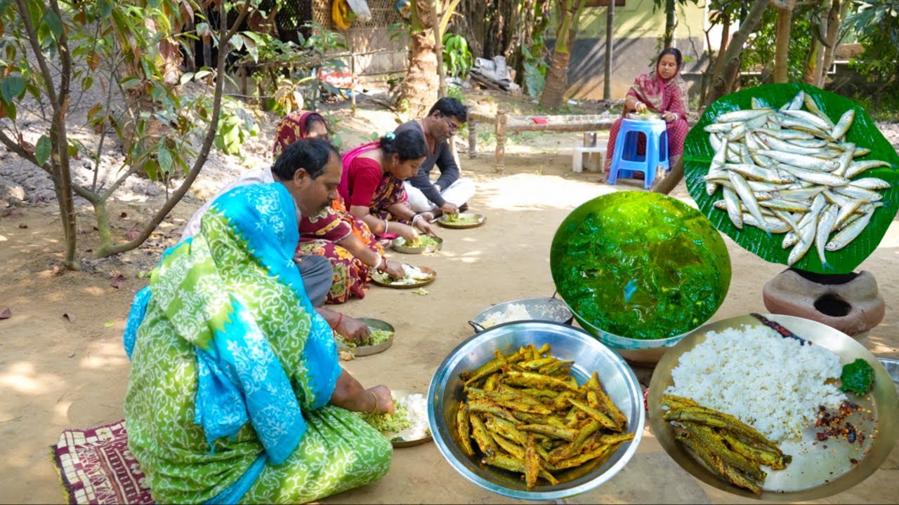 শীতের সকালে সবাই মিলে একসাথে বসে খুদের ভাত খাওয়ার মজাই আলাদা |