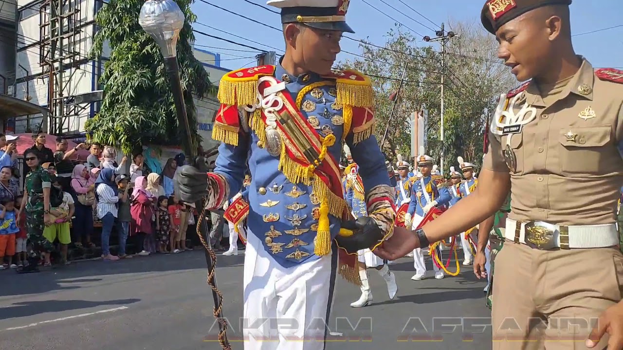 Drumband macan tidar on the road
