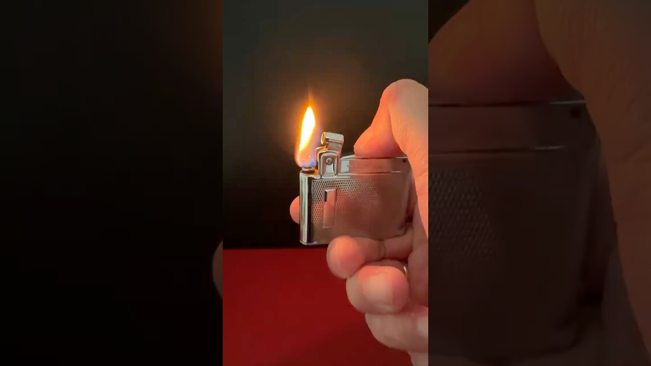 Vintage Slim De Luxe Lighter by Rolstar  