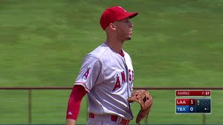 LAA@TEX: Simmons takes away hit with nice pick, throw