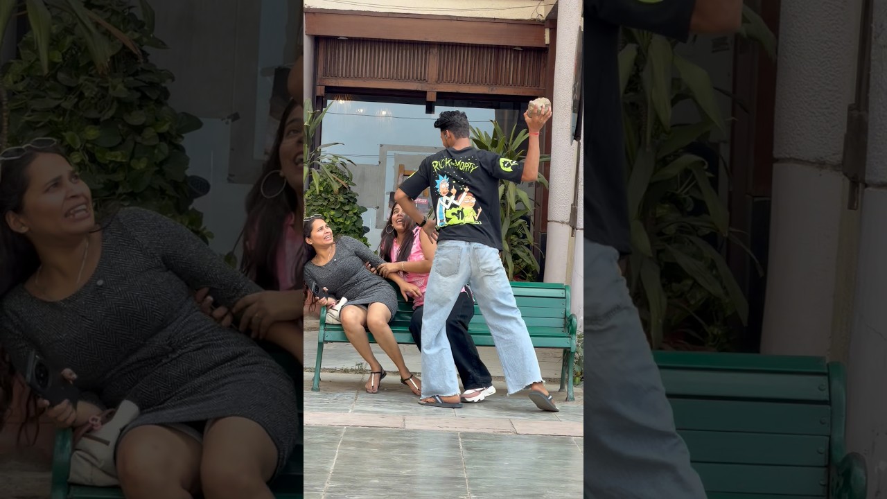 Earbud prank 😂 #viral #funny #shortvideos #ytshorts #prank