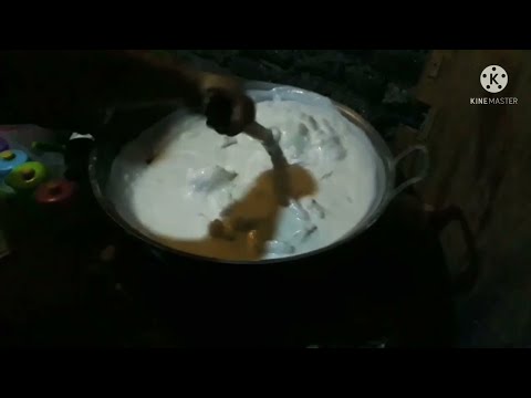 kegiatan sehari hari membuat adonan putu mayang
