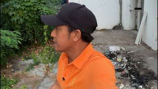 MASUK KE GEDUNG TERBENGKALAI