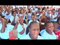 SHANGWE LA WAAMINI PAROKIA YA BUNJU MPIGA NGOMA WA KWAYA YA MAKUBURI AONYESHA UJUZI WAKE SHANGWE LA WAAMINI PAROKIA YA BUNJU MPIGA NGOMA WA KWAYA YA MAKUBURI AONYESHA UJUZI WAKE