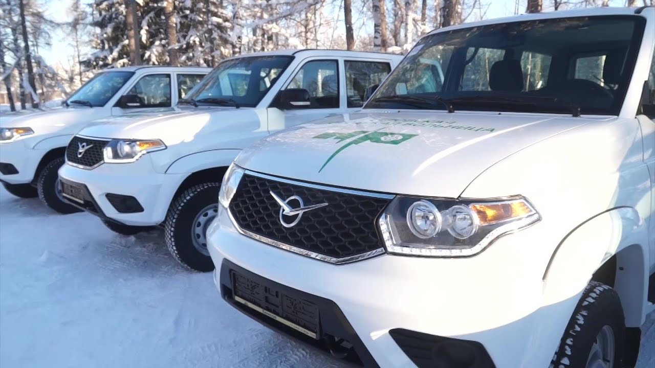 Минздрав Свердловской области подарил серовским медикам современные автомобили