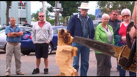 Watch Limbs Fly! - Liam Tromans, Chainsaw Artisan