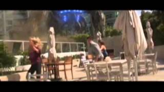 Skyline  - Group Escape Alien By Pool -  Movie Clip (HD) (2010)