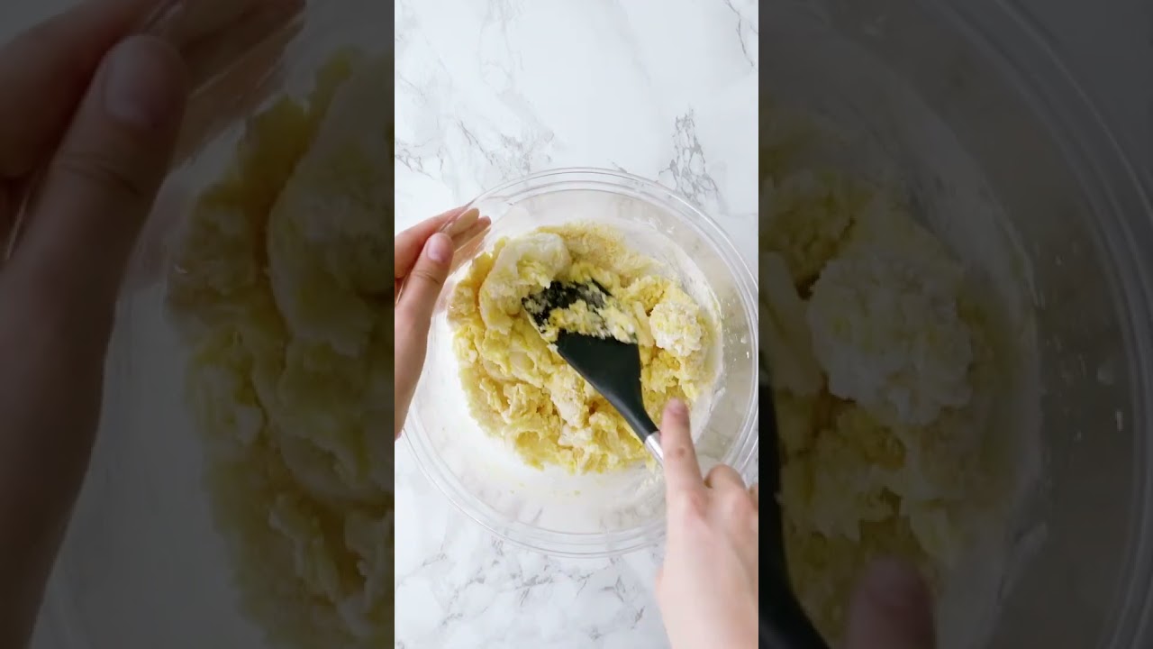 Roti Kenyal dengan Keju & ​​Salmon - Rice Cakes with Cheese & Salmon