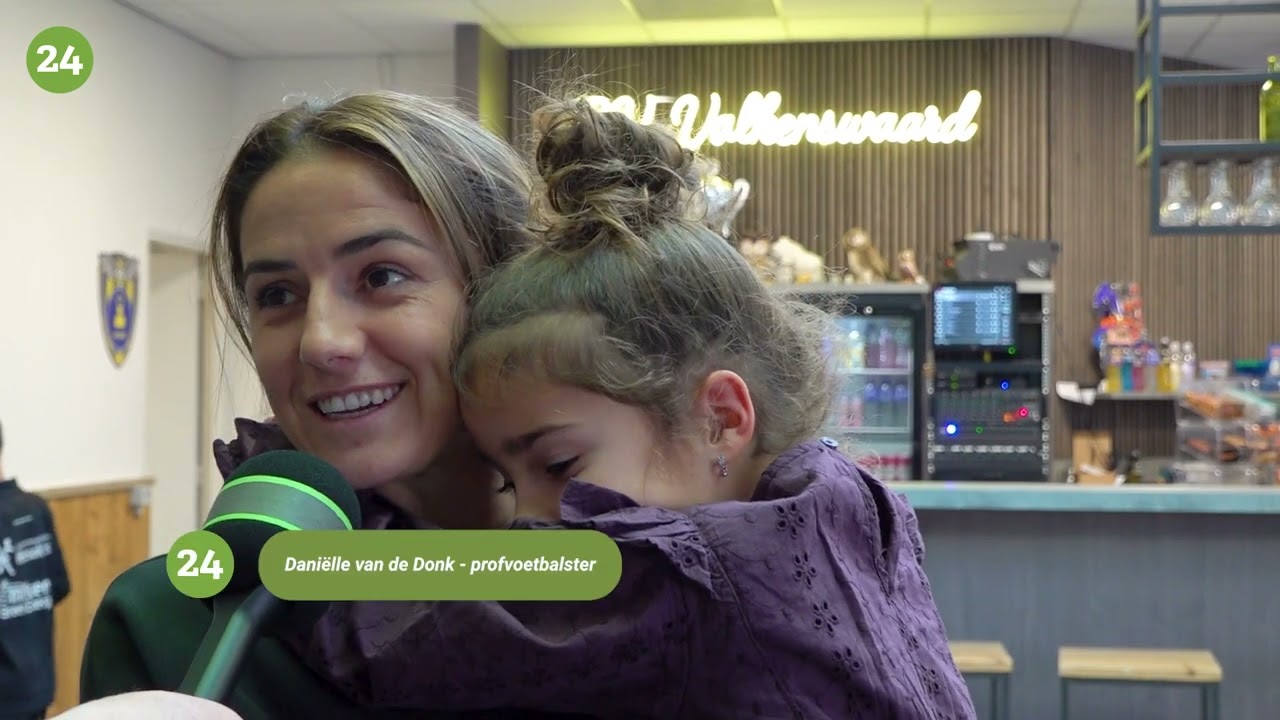 Daniëlle van de Donk opent vernieuwde kantine SV Valkenswaard