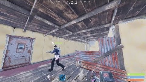 Insane fight for chinook crate rust console