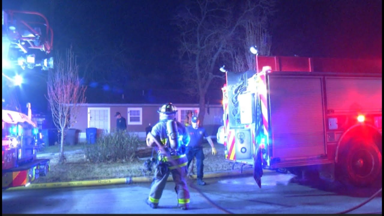 Heat lamp in dog house sparks fire that spreads to family’s house YouTube