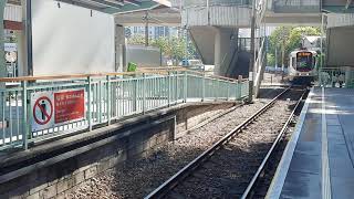 輕鐵614P(第一期列車1034) 準備駛入 － 市中心站