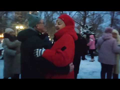 2.12.23Г...Прости,Прощай...Гр.Курнуц...Звучит На Танцполе В Гомельском Парке...