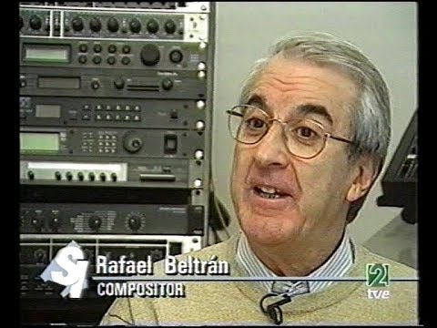 TVE 2 - Rafael Beltrán toca en piano la sintonía de 'Informe Semanal' (2003)