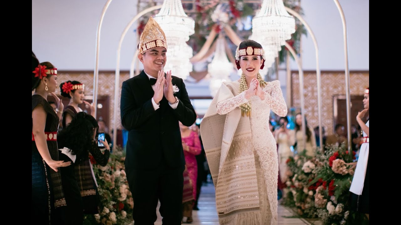 Pesta Adat Alel Rumahorbo & Fiona Sinaga Part 1