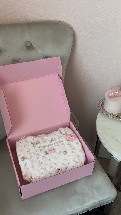 opening cute package from sweetly!#sweetly #sweetlybag #microinfluencer #coquette #pinkpilates