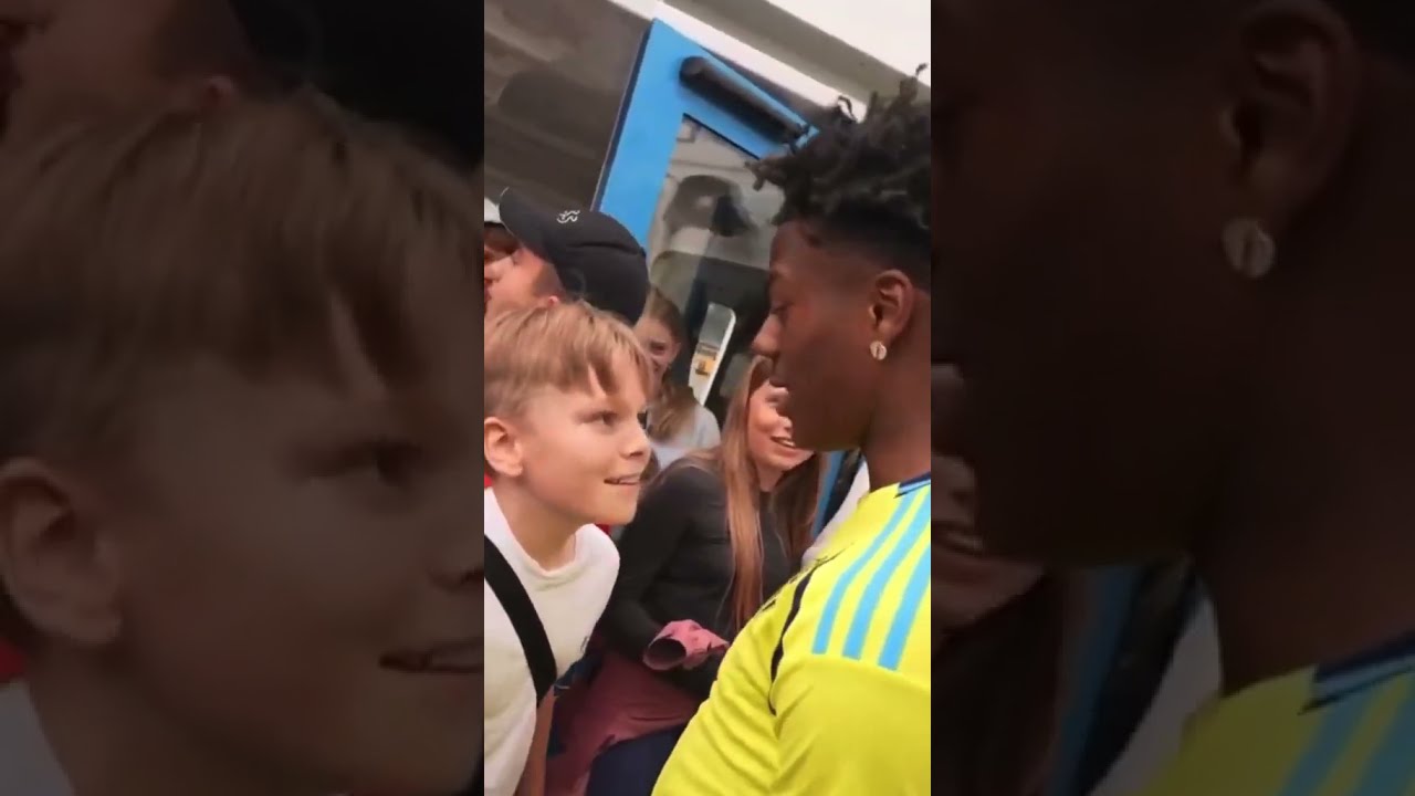 ISHOWSPEED HAS A BARK OFF WITH KID 