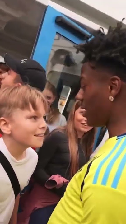 ISHOWSPEED HAS A BARK OFF WITH KID😭