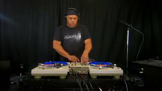 Download Lagu Decided to do a quick set using my Roland tt99 turntables dj99 mixer setup with phase. MP3 Download Lagu Decided to do a quick set using my Roland tt99 turntables dj99 mixer setup with phase. MP3