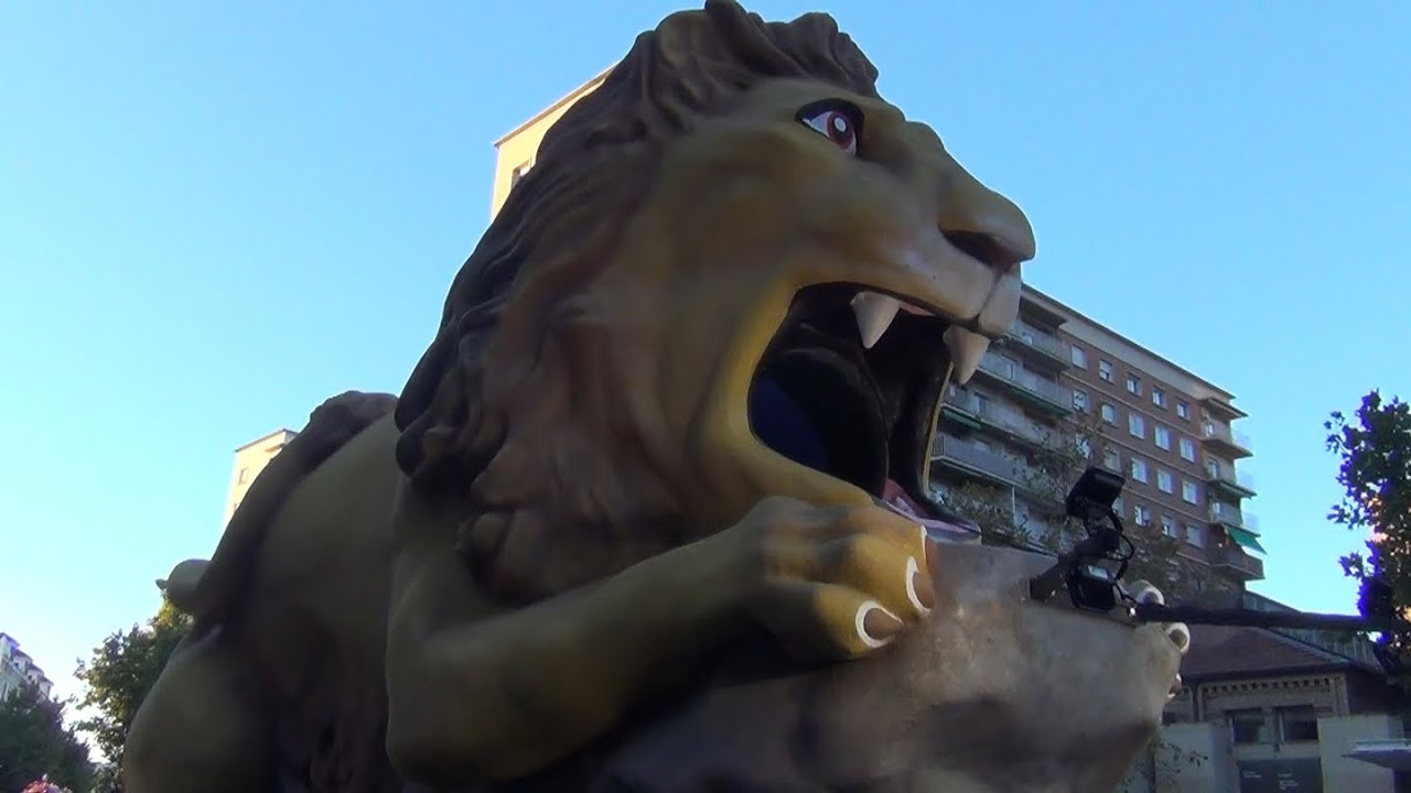 Pasacalles del Pregón de las Fiestas del Pilar de Zaragoza 2025