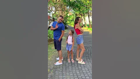 PARENTS KISS 😘 #shorts