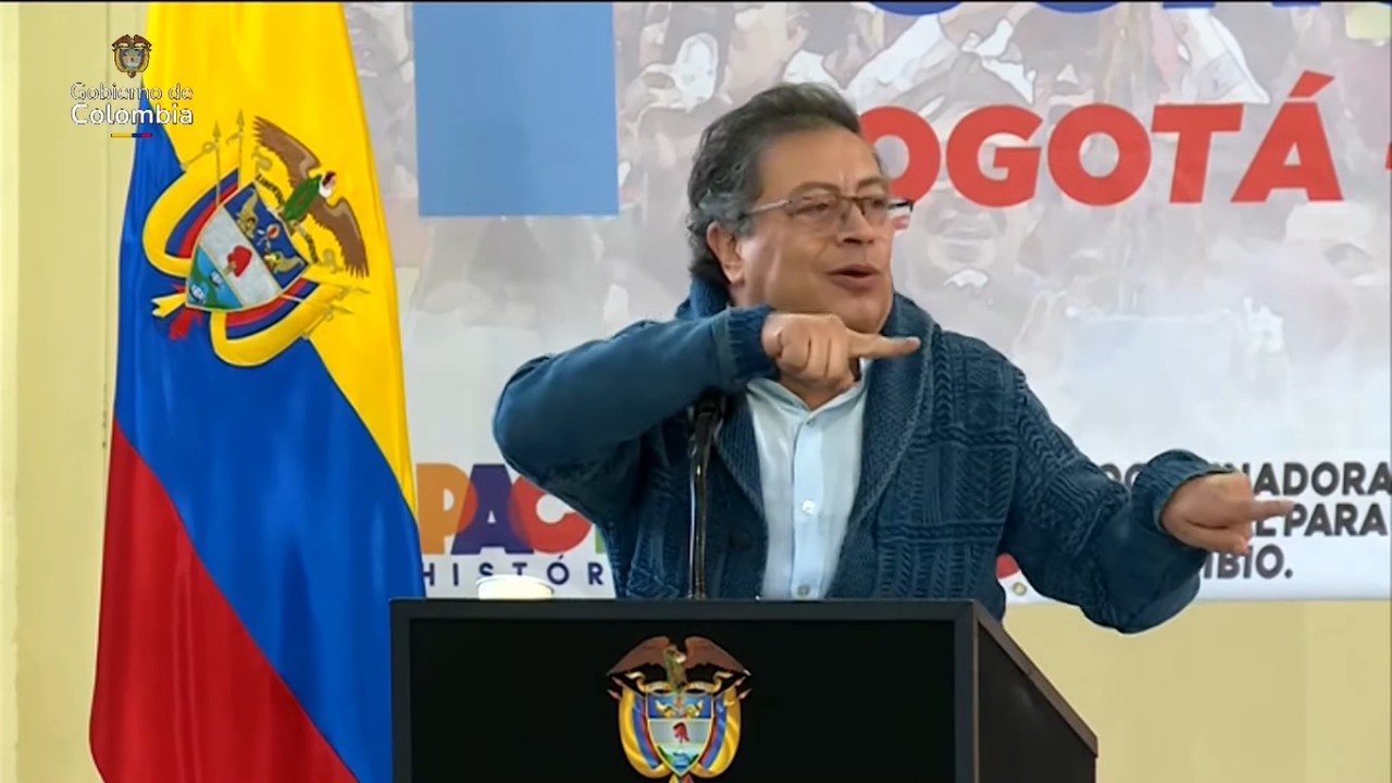 Con MILES DE GRITOS y aplausos RETUMBARON auditorio por esto que dijo. Derecha quedó pálida y muda.