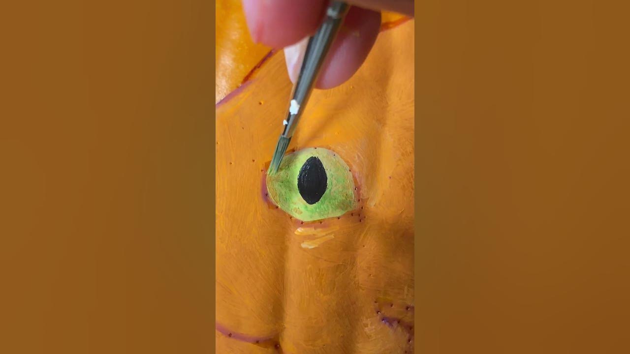 I Tried Realistic Painting... ON A PUMPKIN!