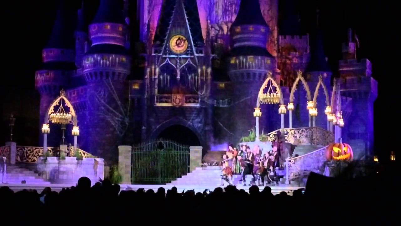 Hocus Pocus Villain Spectacular 2015! - YouTube