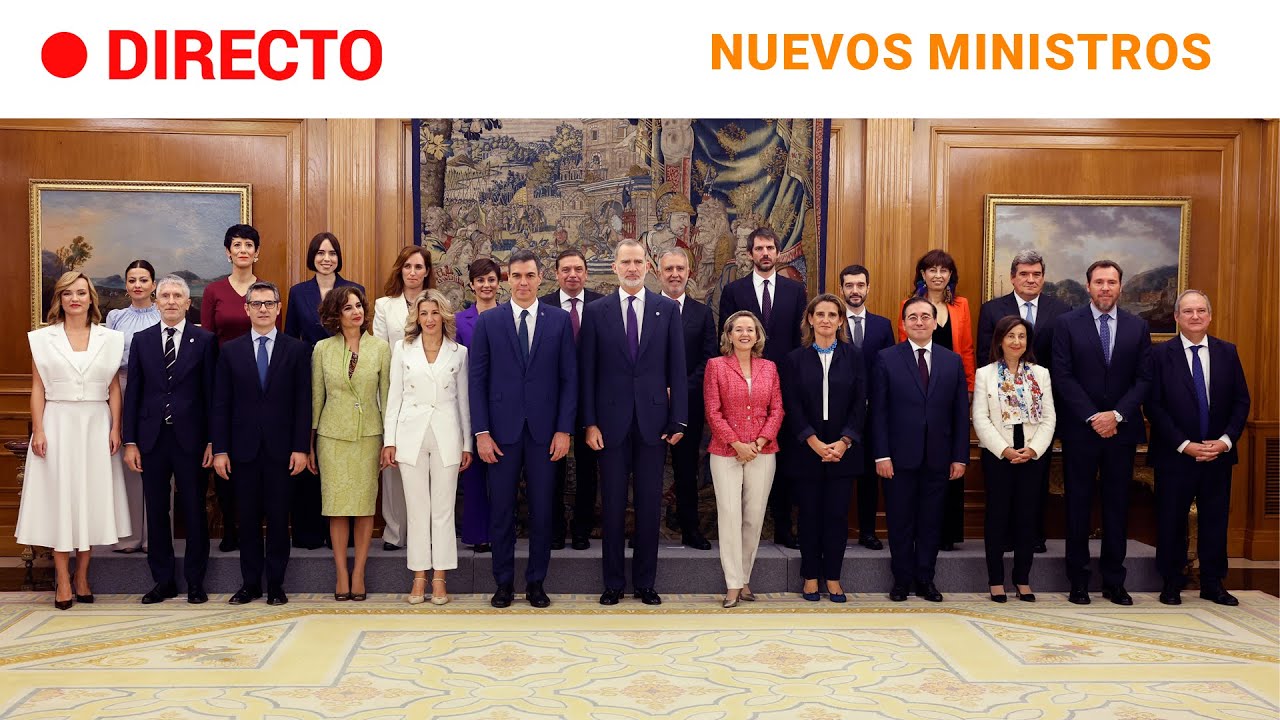 SÁNCHEZ: Los NUEVOS MINISTROS toman POSESIÓN ante el REY | RTVE Noticias