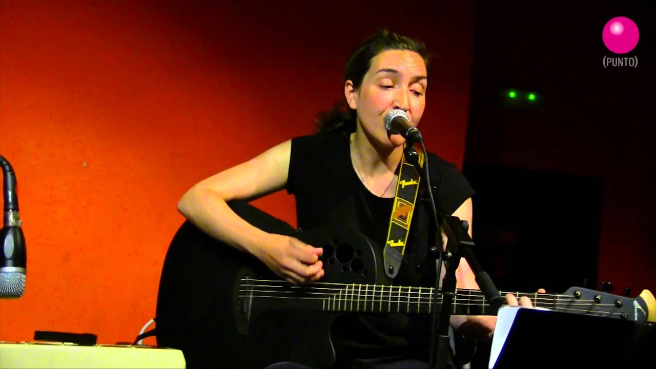 PAULINE EN LA PLAYA - QUÉ NOS VA A PASAR @FotomatonBar 26/06/2015 @FabTormentas @pauline_oficial