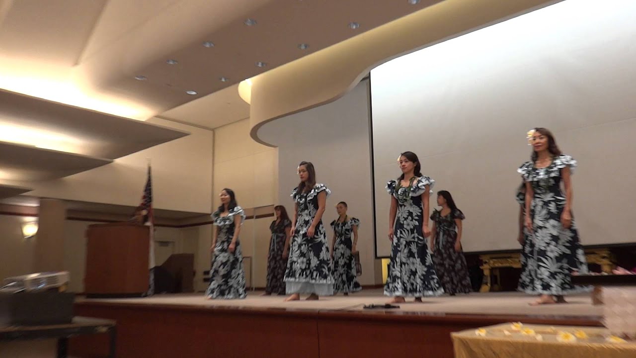 Jennie's introducing Hauoli Hula Group @Lei Momi's Memorial Oct 11 2014
