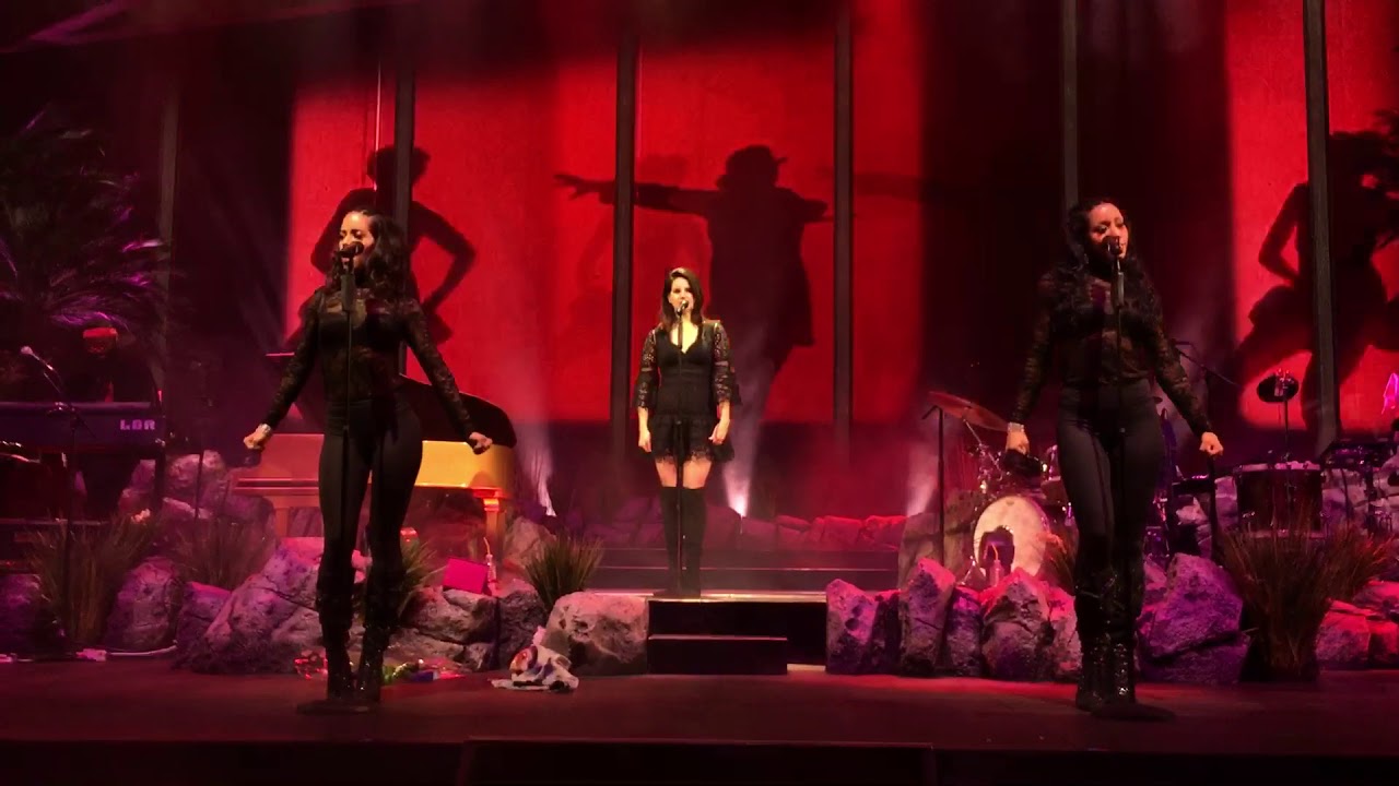 Lana Del Rey Off to the Races live Phoenix Az 2/13/18