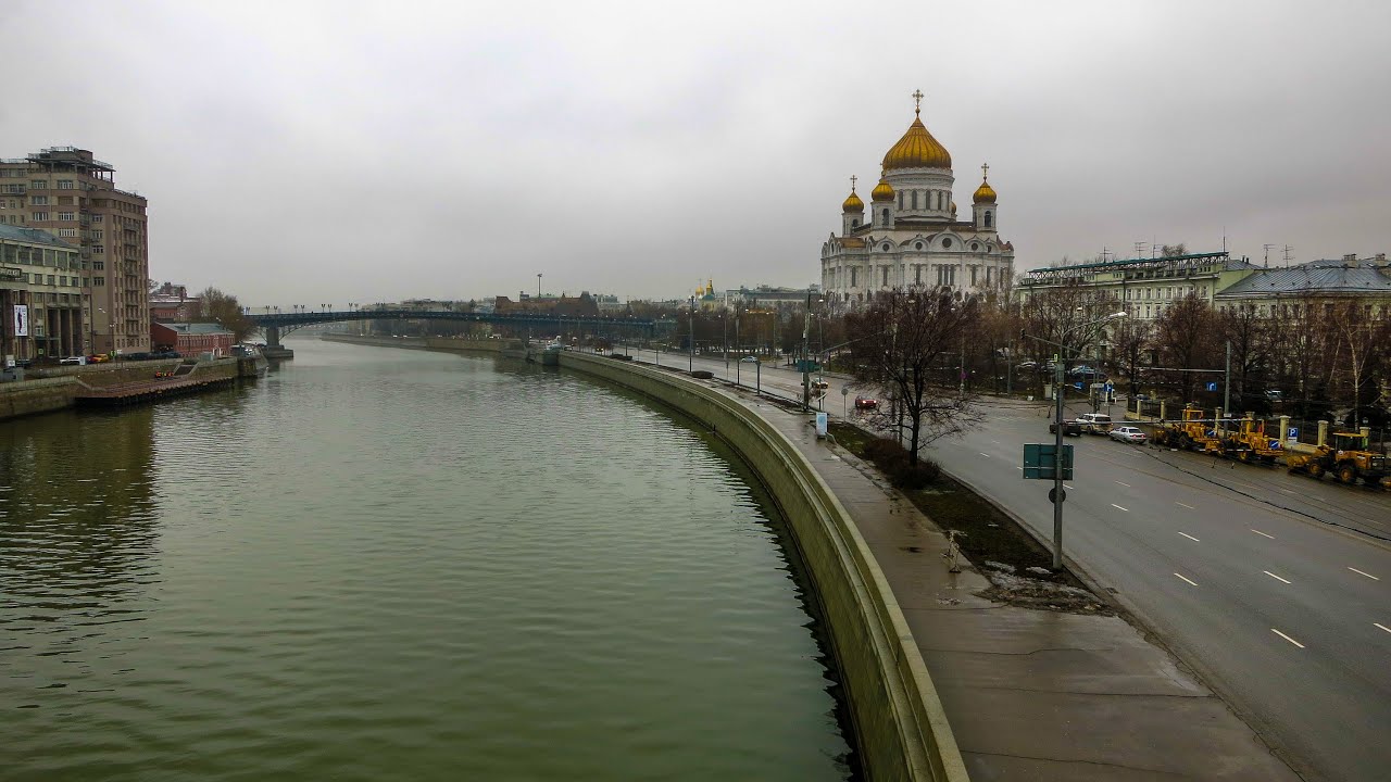 SIGHTSEEING IN MOSCOW