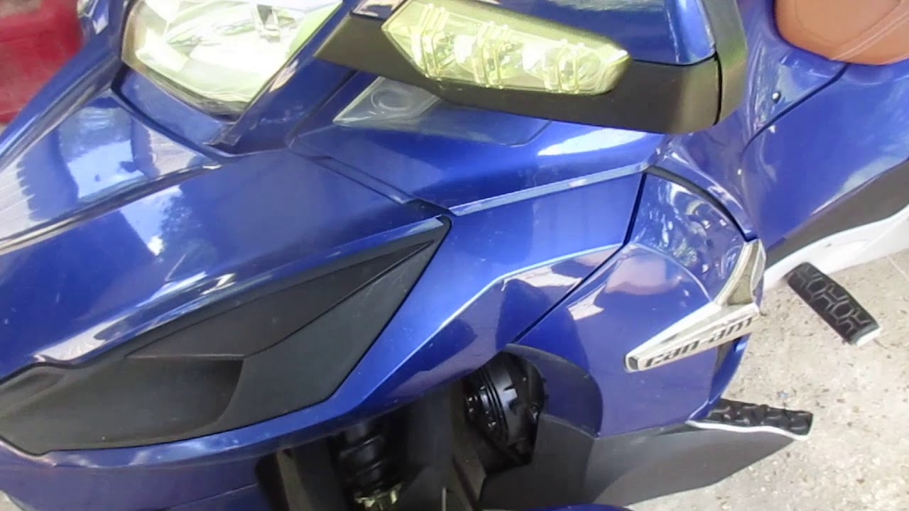 Can Am Spyder Rt. Added Cooling Fan, Splashguard footrest( highway pegs