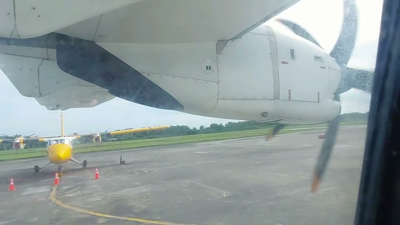 Pelita Air ATR 42-500 Takeoff from SAMS Sepinggan Balikpapan (BPN/WALL)