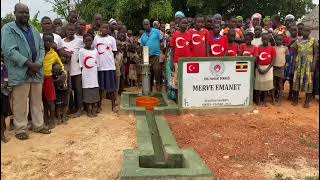 Afri̇ka Uganda Bölgesi̇nde Su Kuyusu Açilişnlarimiza Devam Edi̇yoruz Yusuf Kütük Hoca