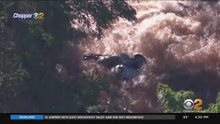 Massive water main break creates sinkhole, leaves thousands without water in New Jersey