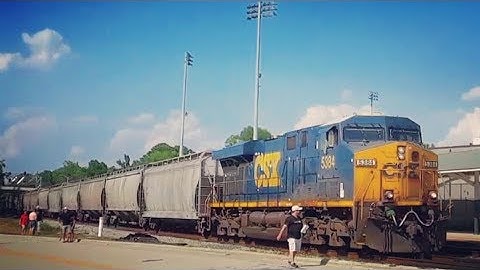 [One Unit Wonder] ES40DC 5384 leads empty grain V348 track speed thru Fayetteville NC