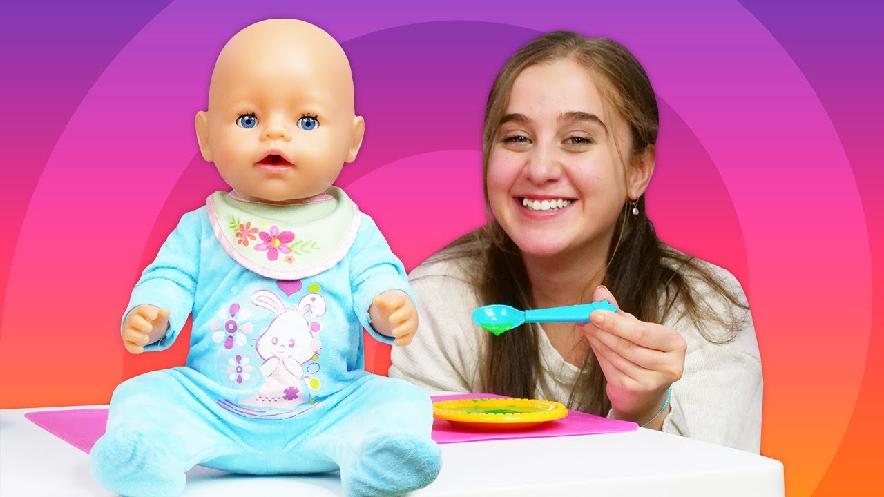Bebek bakma oyunları. Özge Baby Born için salata ve püre