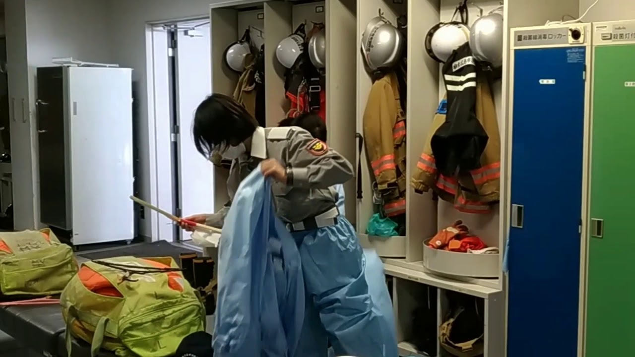 消防士の仕事 救急出動編 女性消防士も活躍中 Youtube 消防士の仕事 救急出動編 女性消防士も活躍中 Youtube