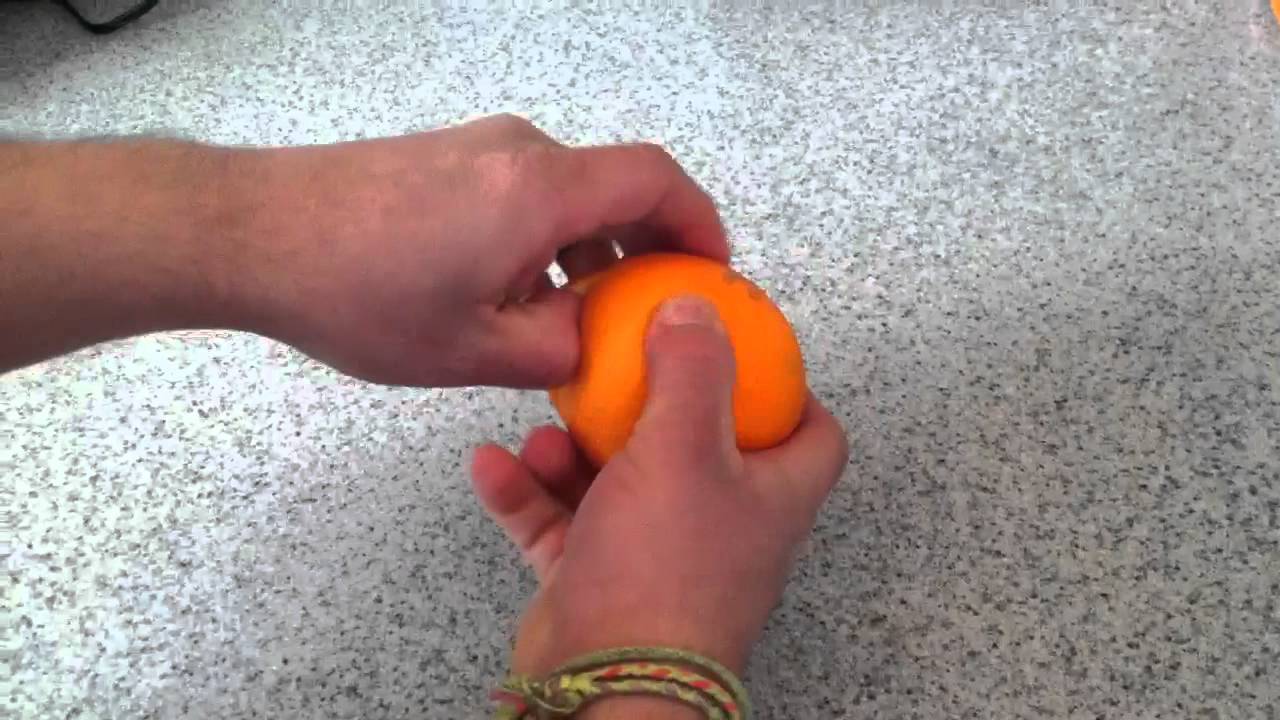 How To Peel An Orange The Right Way Youtube