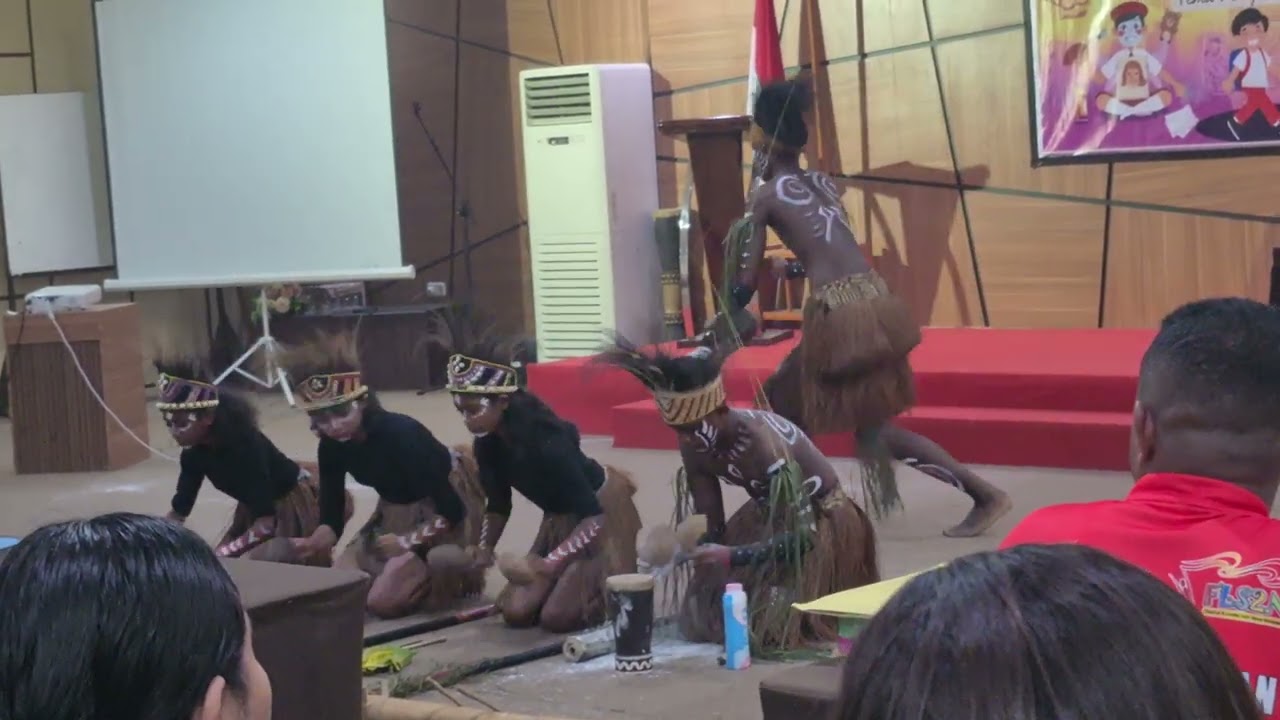 TARIAN PERMAINAN SUKU MARIND MERAUKE