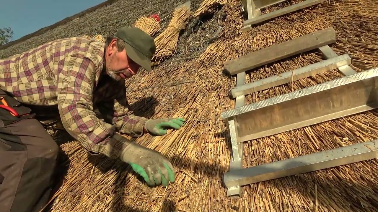 het MOT - Vakwerk in beeld - Restauratie rieten dak
