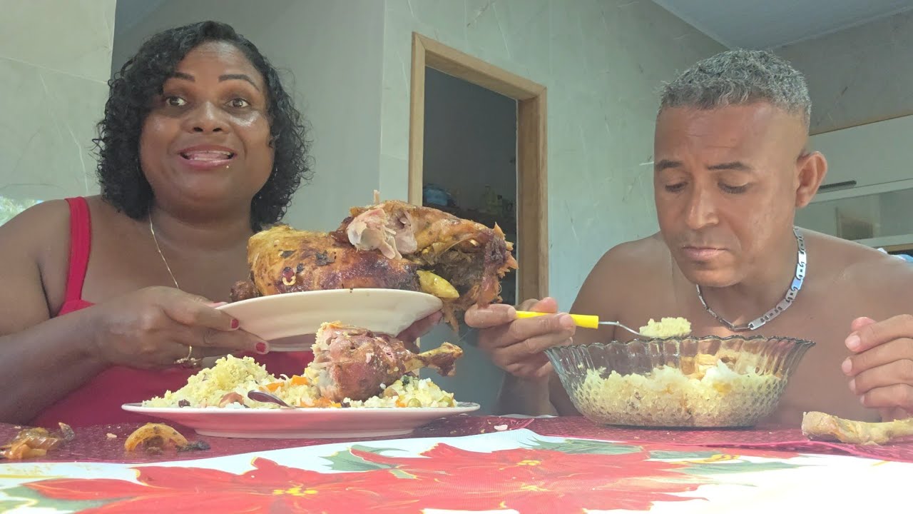 ALMOÇO DE HOJE NA ROÇA PERU ASSADO SALPICÃO ARROZ AGREGA E FAROFA uma delícia suculento🦋❤️