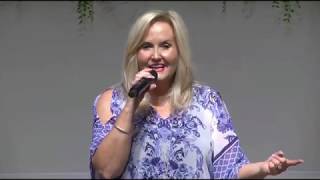 Miniatura de vídeo de "Karen Peck & New River - I Choose Christ!"