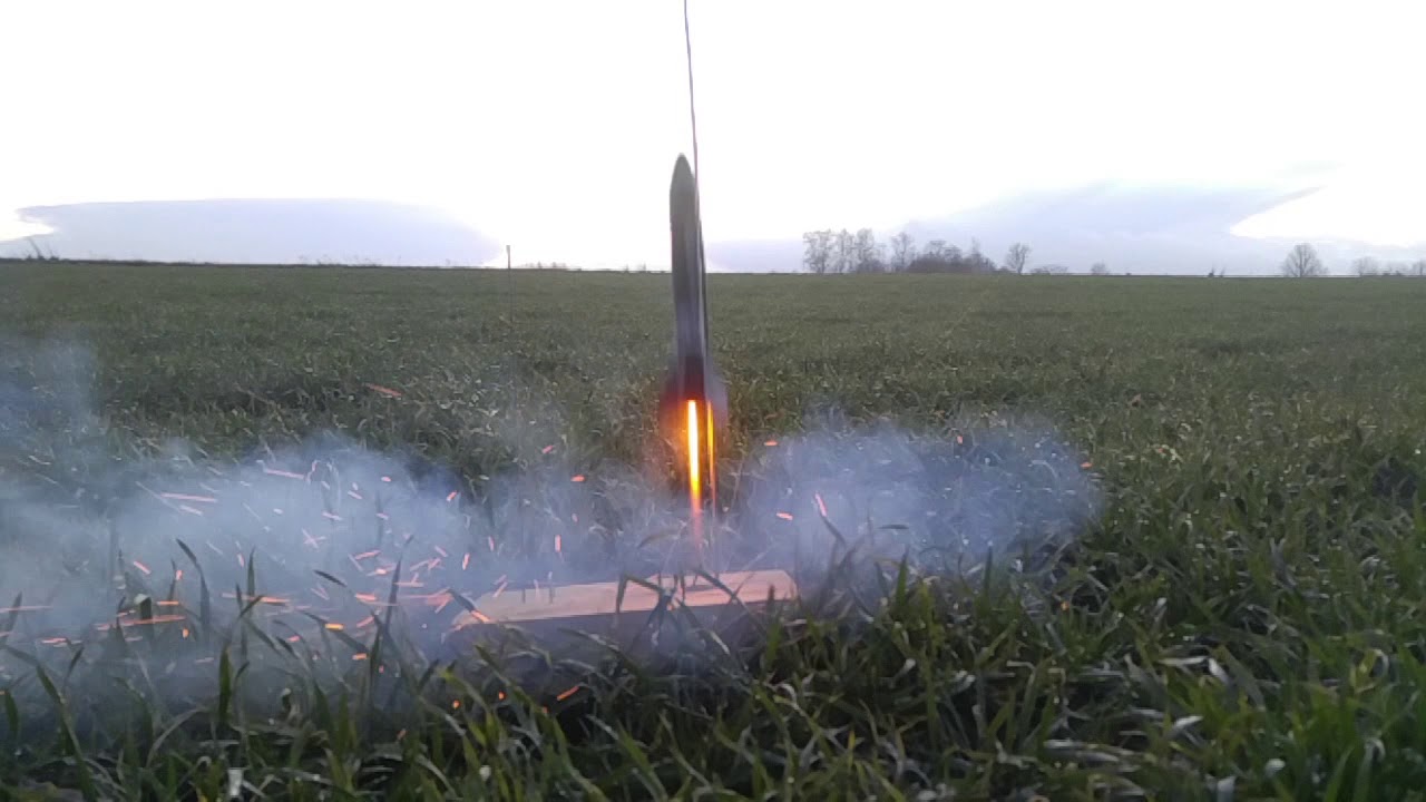 Start rakiety modelarskiej - YouTube