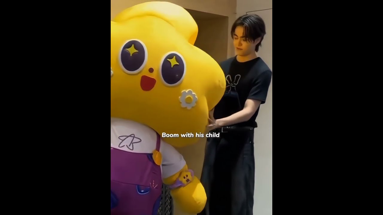 Look At Boom Eyes He Really Adore His Child AouBoom Aou Tnbknr Besevboom Ceri 
