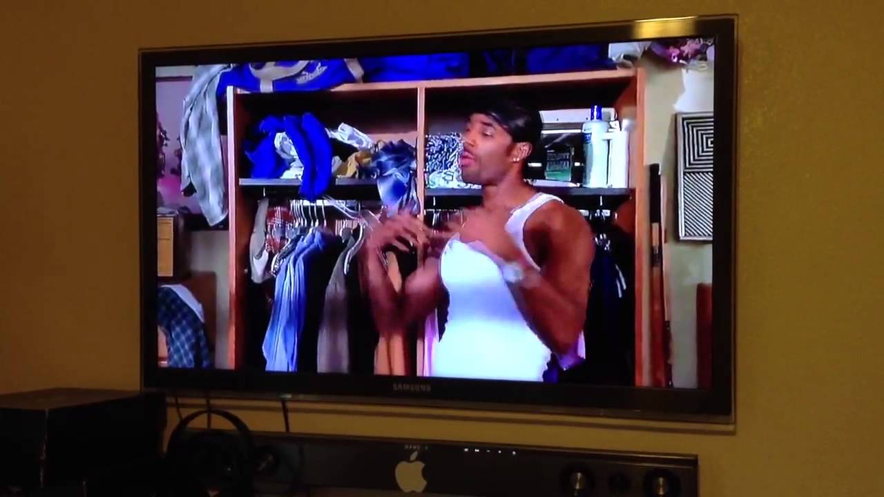 Scary Movie 2 Tucked in or out - YouTube