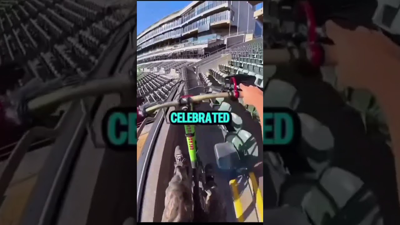 How the person escape from the stadium 😱🤔#likeandsubscribe #viral #staduim